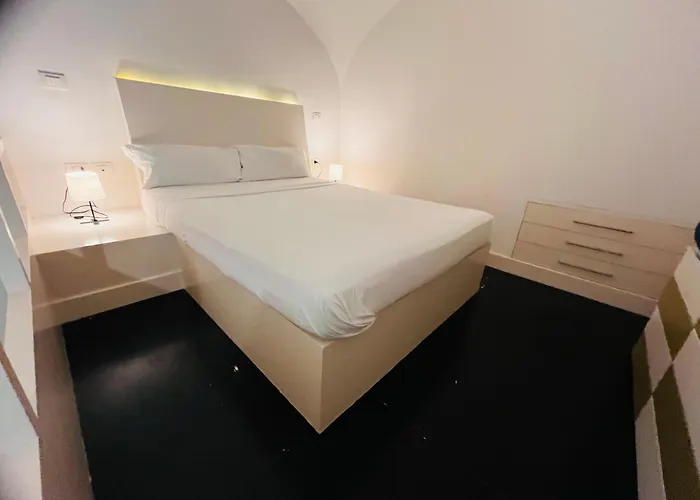 Parthenope Plebiscito 公寓